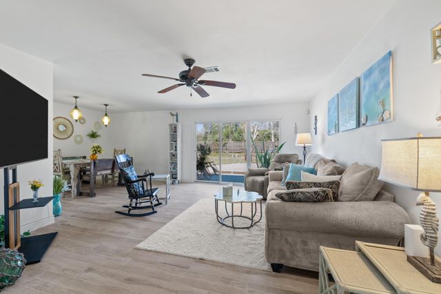 654 N Flamingo Drive, Seabrook, TX 77586