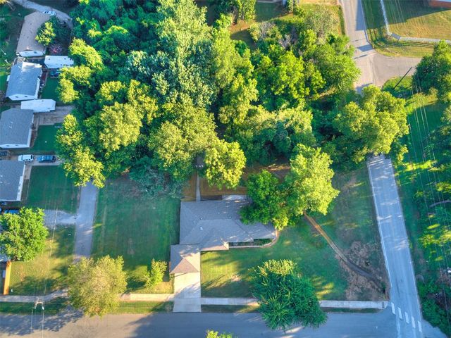 707 E Oak Street, Noble, OK 73068