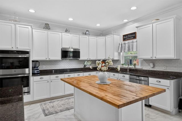 812 SW 11TH COURT, Cape Coral, FL 33991