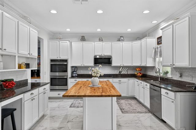 812 SW 11TH COURT, Cape Coral, FL 33991