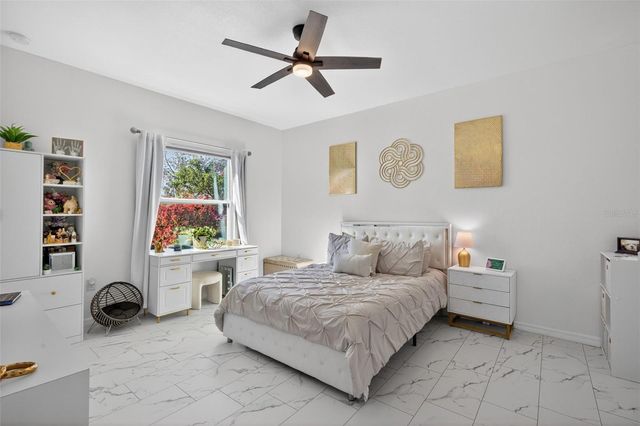 812 SW 11TH COURT, Cape Coral, FL 33991