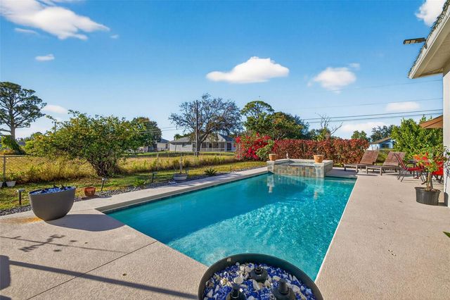 812 SW 11TH COURT, Cape Coral, FL 33991