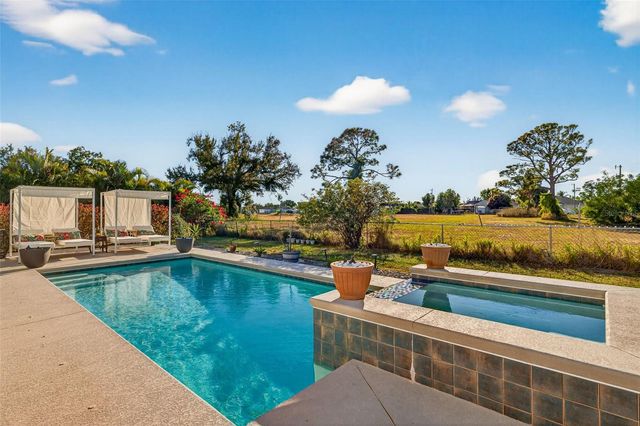 812 SW 11TH COURT, Cape Coral, FL 33991