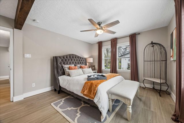 205 W Bayou Drive, Dickinson, TX 77539