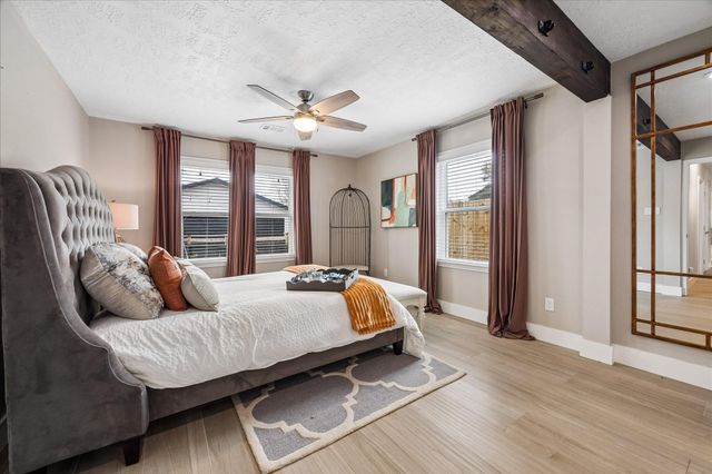 205 W Bayou Drive, Dickinson, TX 77539