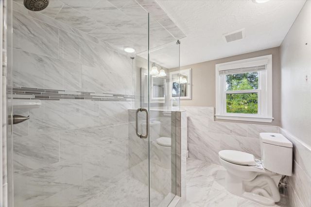 205 W Bayou Drive, Dickinson, TX 77539