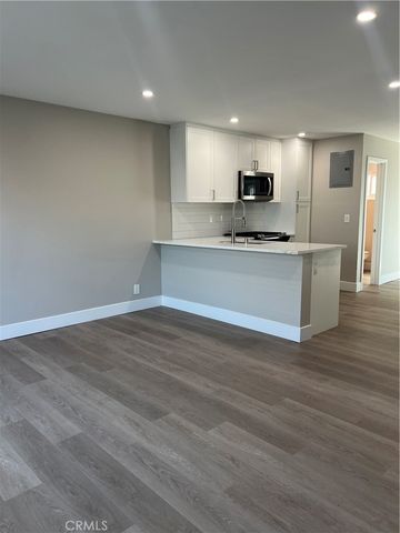 1030 Mission Drive D, Costa Mesa, CA 92626