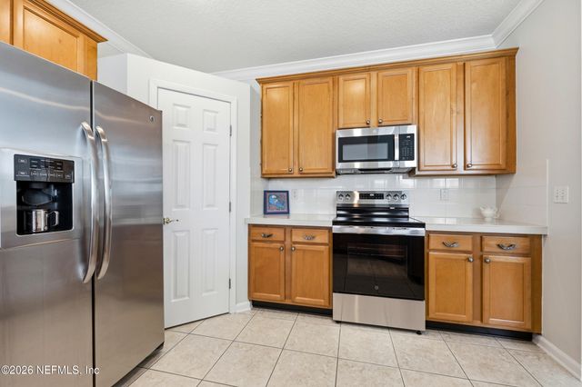 821 BONAIRE Circle, Jacksonville Beach, FL 32250