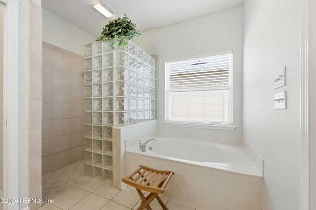 821 BONAIRE Circle, Jacksonville Beach, FL 32250