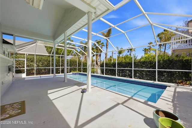 821 BONAIRE Circle, Jacksonville Beach, FL 32250