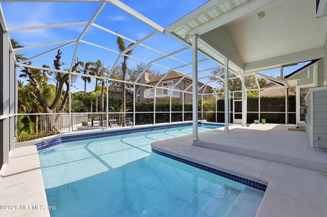 821 BONAIRE Circle, Jacksonville Beach, FL 32250