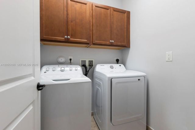 3565 W 97th St, Hialeah, FL 33018