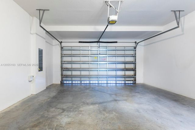 3565 W 97th St, Hialeah, FL 33018