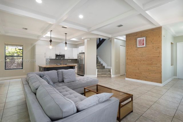 3565 W 97th St, Hialeah, FL 33018