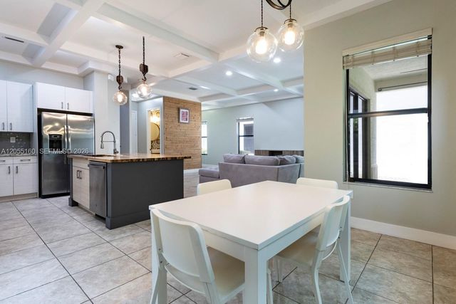 3565 W 97th St, Hialeah, FL 33018