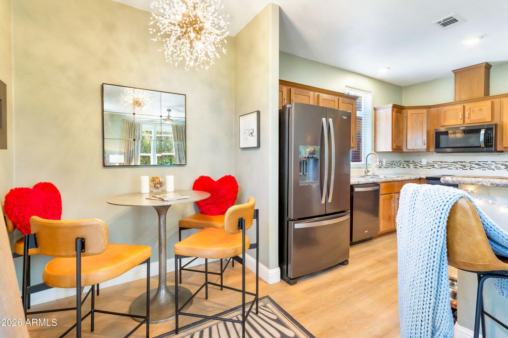Image 11 of property listing at 260 HOHOKAM Drive, Sedona, AZ 86336