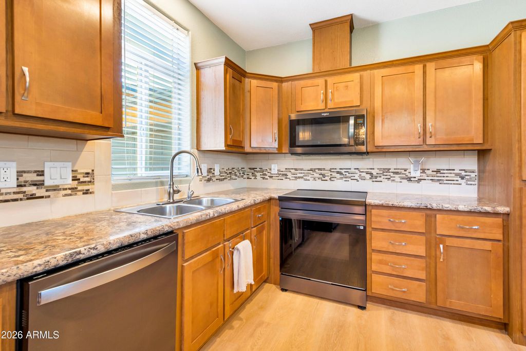 Image 12 of property listing at 260 HOHOKAM Drive, Sedona, AZ 86336