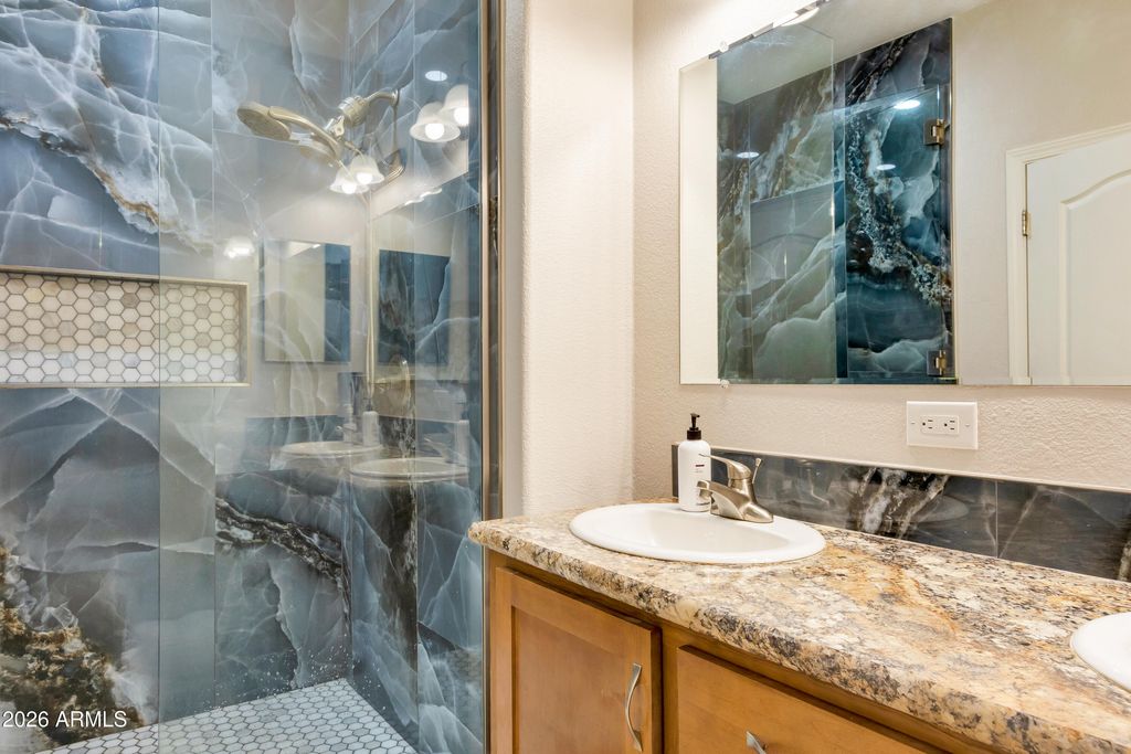 Image 21 of property listing at 260 HOHOKAM Drive, Sedona, AZ 86336