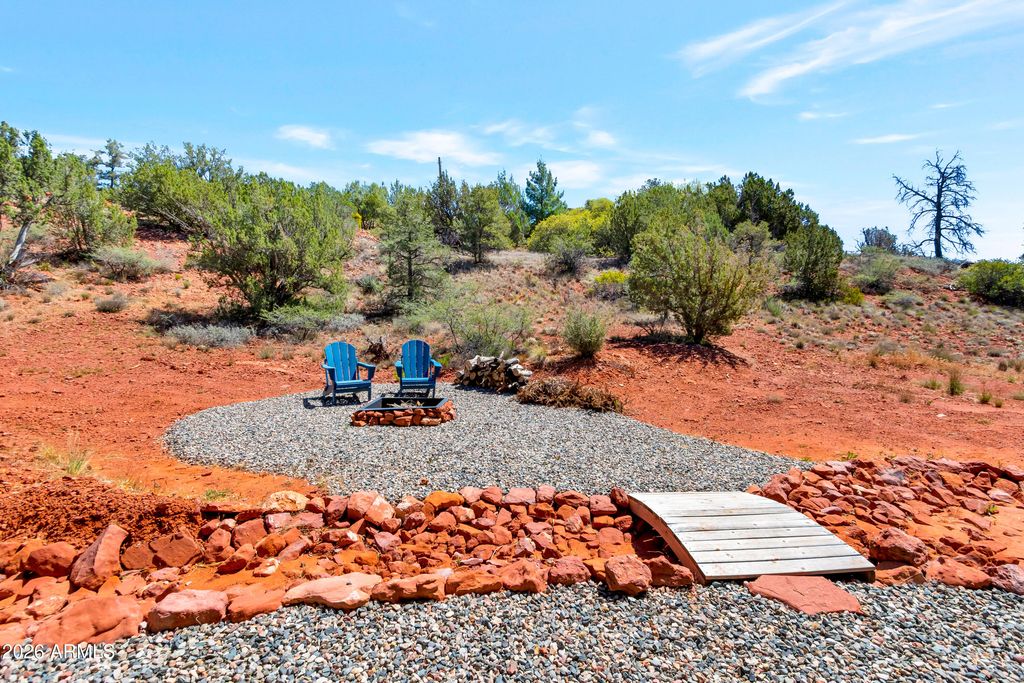 Image 32 of property listing at 260 HOHOKAM Drive, Sedona, AZ 86336