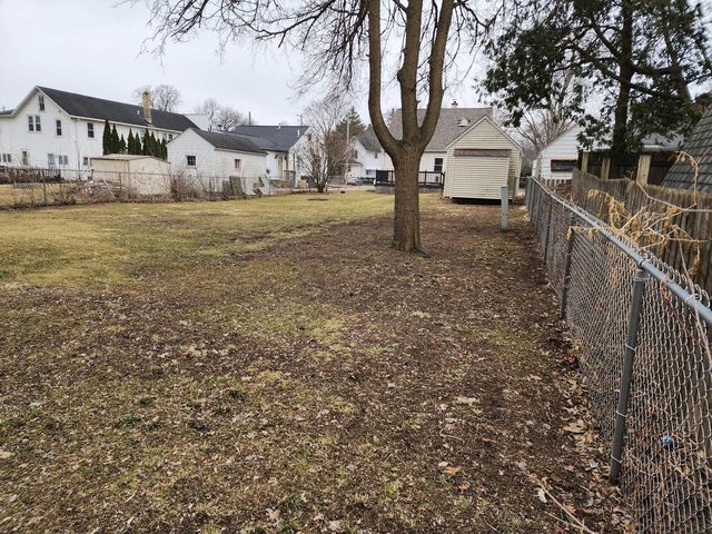 424 Robert STREET, Fort Atkinson, WI 53538