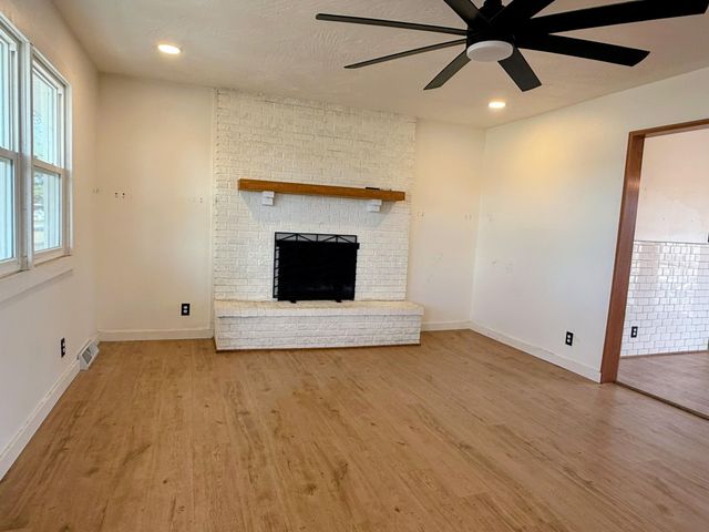 208 Northview Circle W, Fair Grove, MO 65648