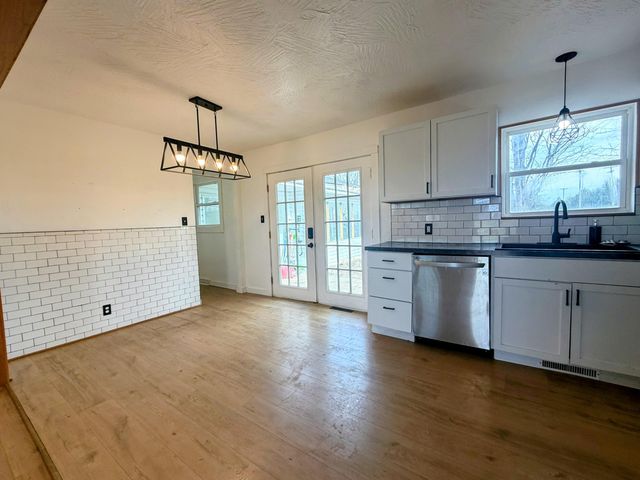 208 Northview Circle W, Fair Grove, MO 65648