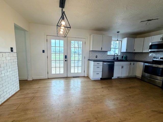 208 Northview Circle W, Fair Grove, MO 65648