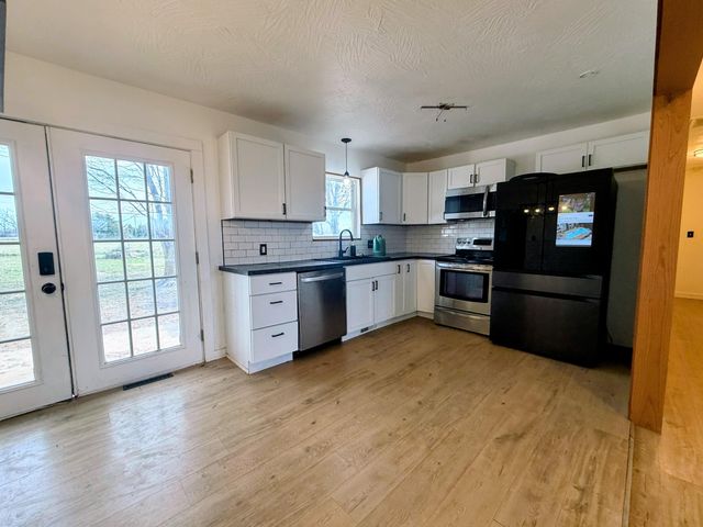 208 Northview Circle W, Fair Grove, MO 65648