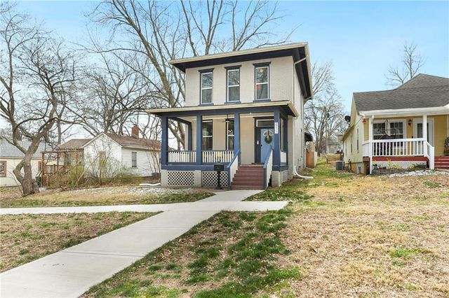 415 Elm Street, Leavenworth, KS 66048