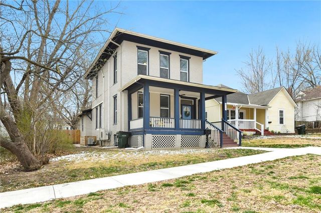 415 Elm Street, Leavenworth, KS 66048