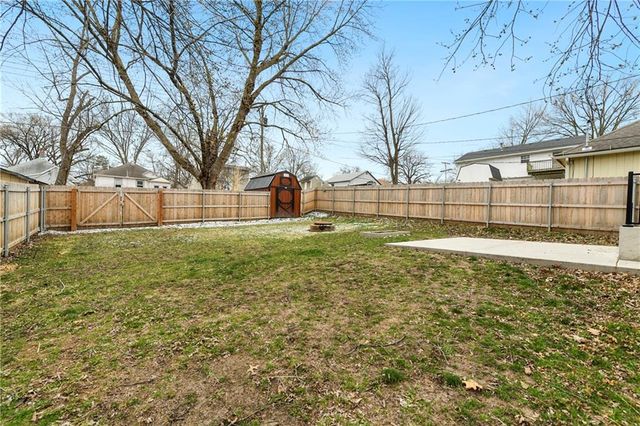 415 Elm Street, Leavenworth, KS 66048