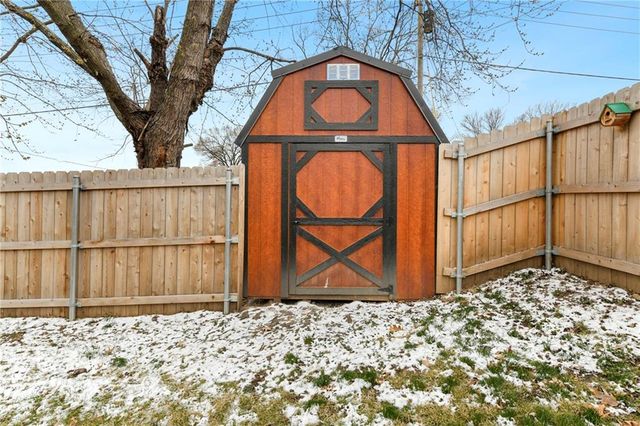 415 Elm Street, Leavenworth, KS 66048