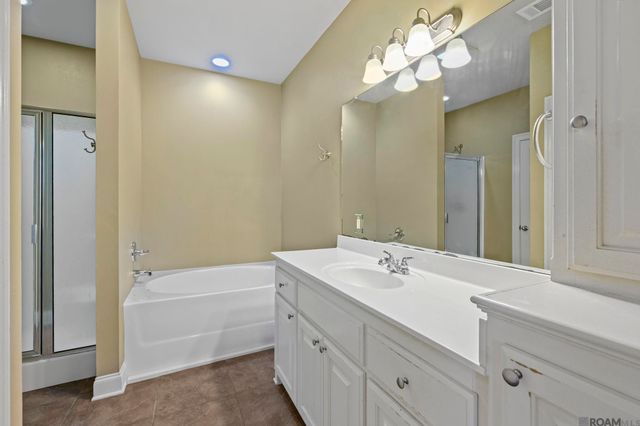 40445 Fox Run Dr, Gonzales, LA 70737