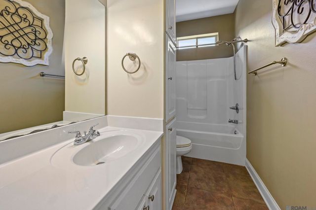 40445 Fox Run Dr, Gonzales, LA 70737