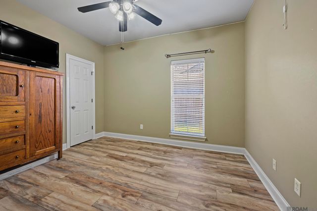 40445 Fox Run Dr, Gonzales, LA 70737