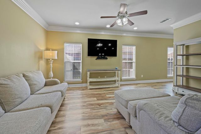 40445 Fox Run Dr, Gonzales, LA 70737