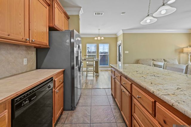 40445 Fox Run Dr, Gonzales, LA 70737