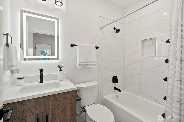 12201 Des Moines Memorial Drive S #B, Burien, WA 98168
