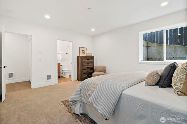 12201 Des Moines Memorial Drive S #B, Burien, WA 98168