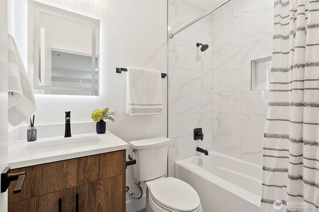 12201 Des Moines Memorial Drive S #B, Burien, WA 98168