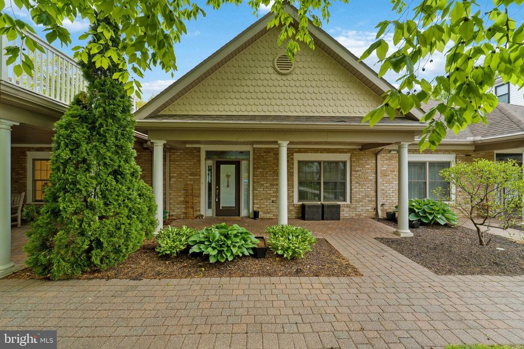 107 HIGH POINTE DR, Hummelstown, PA 17036