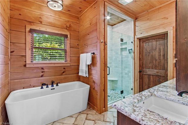 1220 Sierra Trace Road, Denton, NC 27239