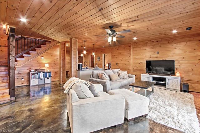 1220 Sierra Trace Road, Denton, NC 27239