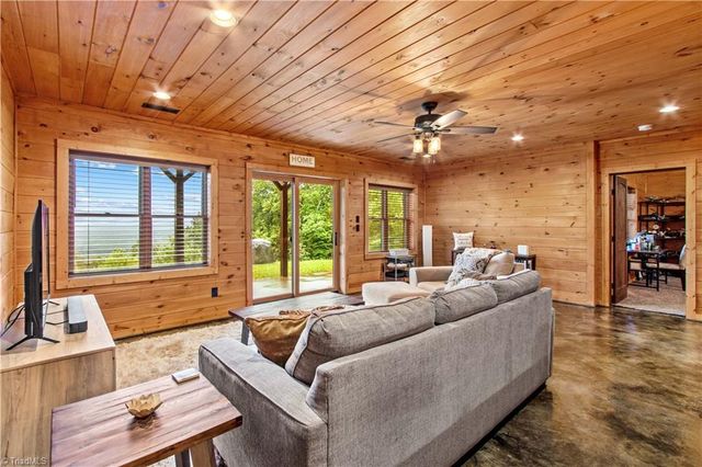 1220 Sierra Trace Road, Denton, NC 27239