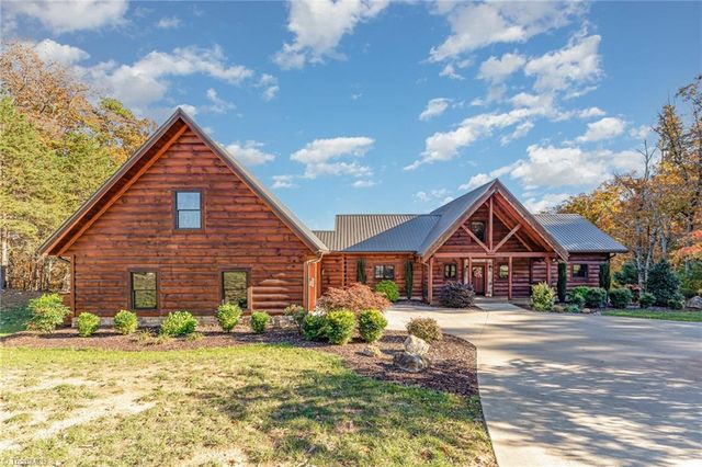 1220 Sierra Trace Road, Denton, NC 27239