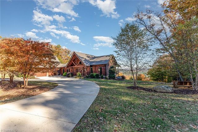 1220 Sierra Trace Road, Denton, NC 27239