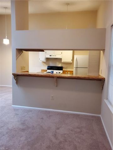 327 Thalia Station CT, Virginia Beach, VA 23452