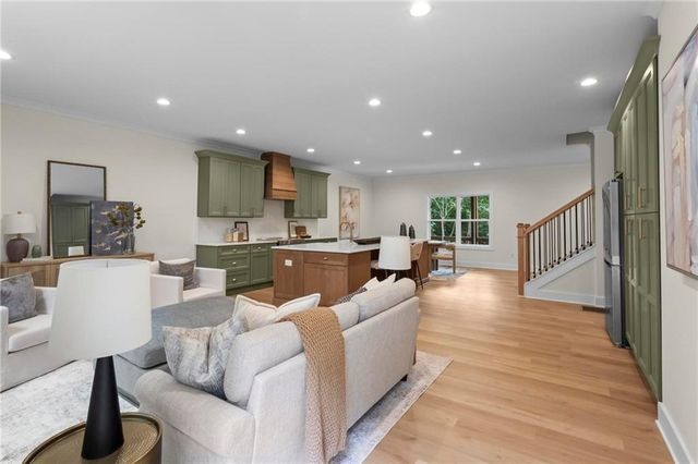 300 Nottingham Drive, Woodstock, GA 30188