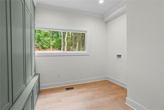 300 Nottingham Drive, Woodstock, GA 30188