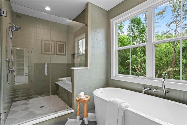 300 Nottingham Drive, Woodstock, GA 30188